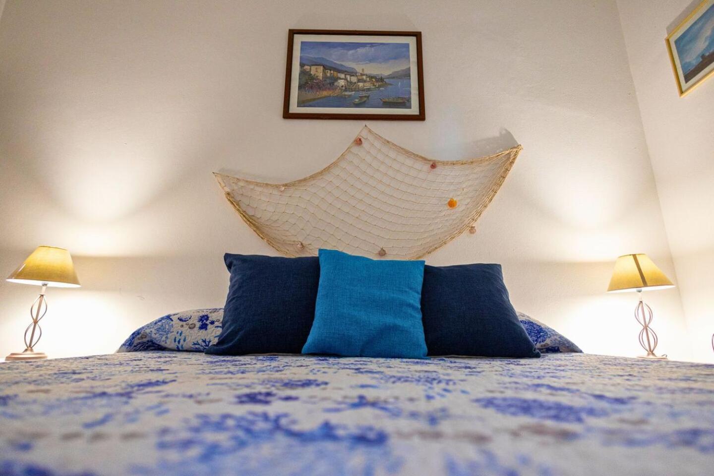 Lovely Apartment In Palermo-Sferracavallo Bagian luar foto