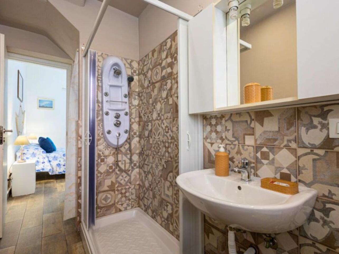 Lovely Apartment In Palermo-Sferracavallo Bagian luar foto